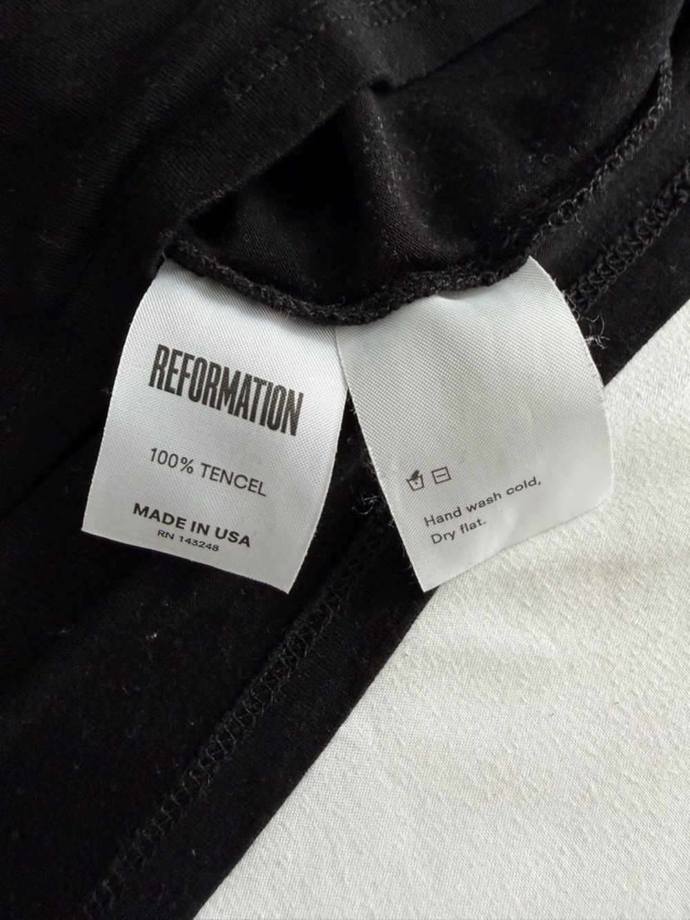 Reformation 100% Tencel Black Minimalist Short Sleeve Lightweight Tee - Picture 12 of 14